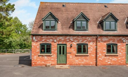 4 Bed in Bridport