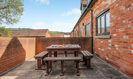4 Bed in Bridport 1