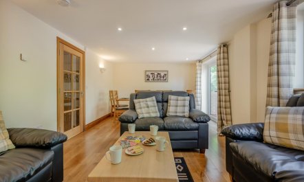 4 Bed in Bridport 2