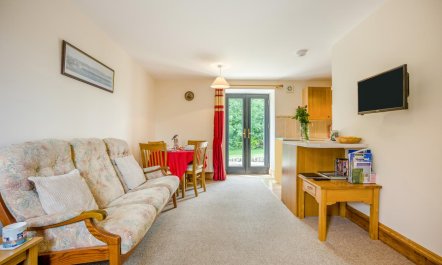 2 Bed in Weymouth 5