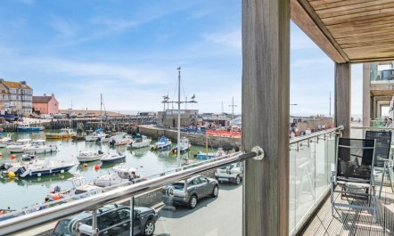 2 Bed in West Bay 1