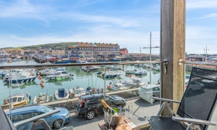 2 Bed in West Bay
