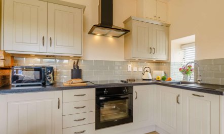 1 Bed in Whitby 3