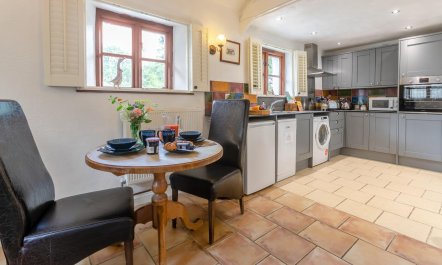 1 Bed in Holsworthy 6