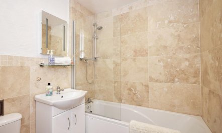 1 Bed in Holsworthy 1