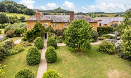 8 Bed in Bridport