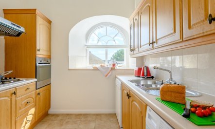 2 Bed in Beaminster 5