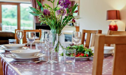 3 Bed in North Hill 9