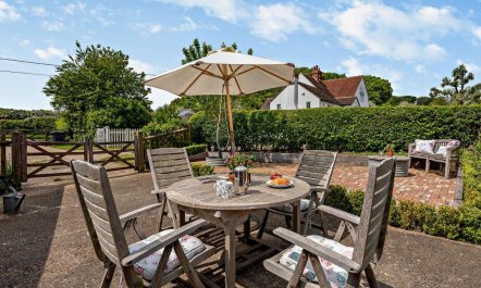 1 Bed in Pett Level 5