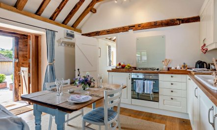 1 Bed in Pett Level 1