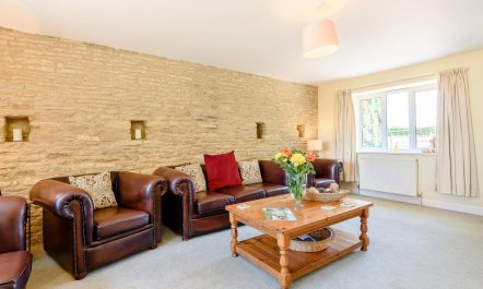 4 Bed in Bampton 3