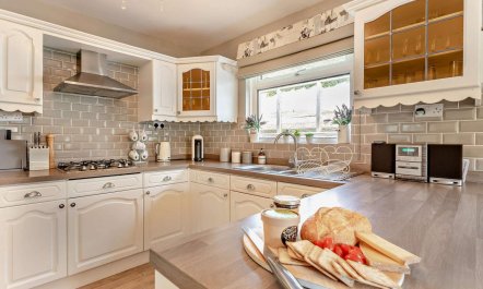 3 Bed in Ilfracombe 2