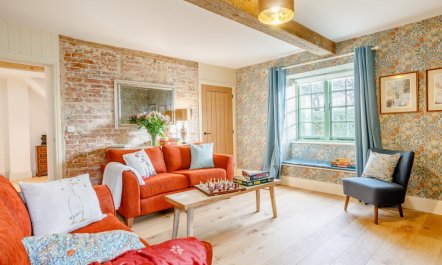 6 Bed in Blandford Forum 3