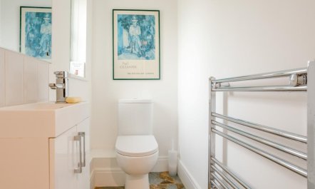 6 Bed in Blandford Forum 9