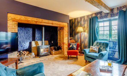 6 Bed in Blandford Forum 4