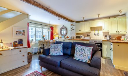 2 Bed in Holt 5