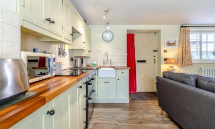 2 Bed in Holt 3