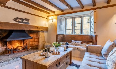 3 Bed in Cheltenham 2