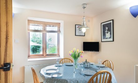 2 Bed in Godshill 7