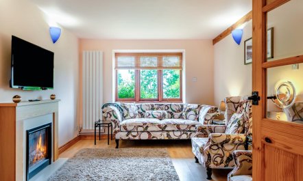 2 Bed in Godshill 1