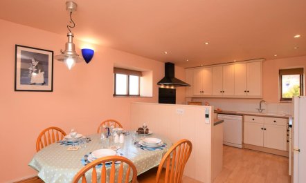 2 Bed in Godshill 7