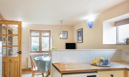 2 Bed in Godshill 5