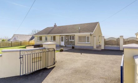 3 Bed in Clynderwen