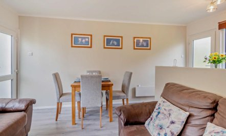 2 Bed in Nolton Haven 4
