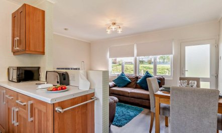 2 Bed in Nolton Haven 1
