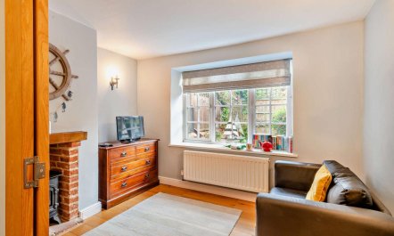 3 Bed in Weybourne 9