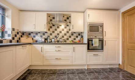 2 Bed in Bridport 9