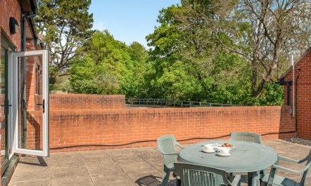 2 Bed in Bridport 1