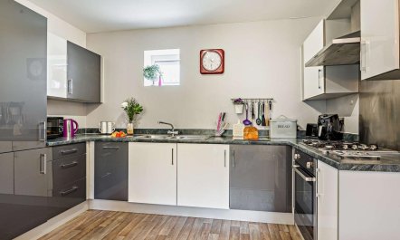 2 Bed in St. Austell 8