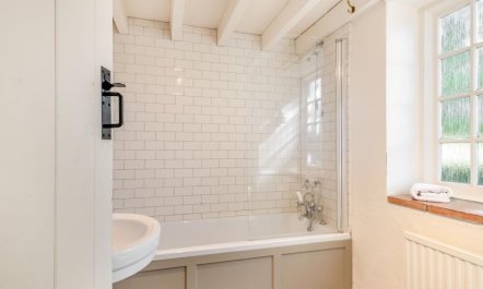 1 Bed in Holt 7
