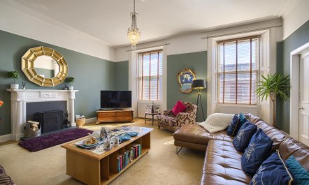 5 Bed in Melrose 2