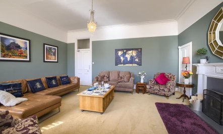 5 Bed in Melrose 4
