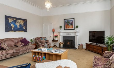5 Bed in Melrose 1