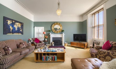 5 Bed in Melrose