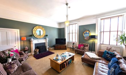 5 Bed in Melrose