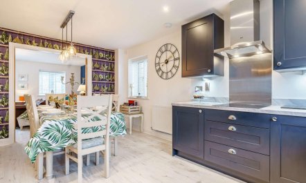 4 Bed in Whitby 9