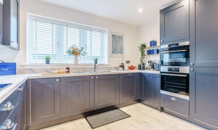 4 Bed in Whitby 2