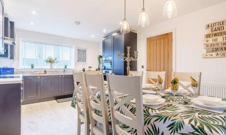 4 Bed in Whitby 8