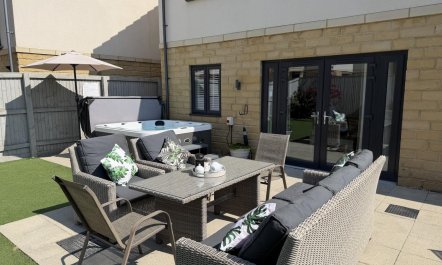 4 Bed in Whitby 1