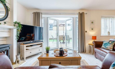 4 Bed in Whitby 1