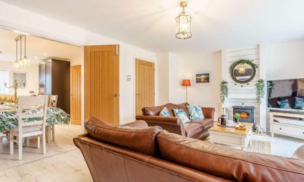 4 Bed in Whitby 6