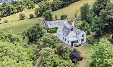 3 Bed in Crickhowell 1