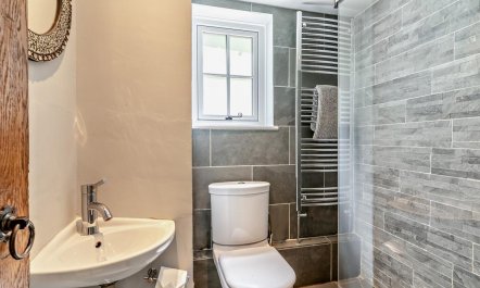 3 Bed in Llangynidr 1