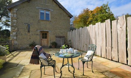 1 Bed in Bridport 3
