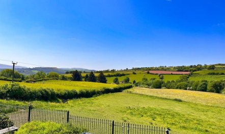 2 Bed in Brecon 9