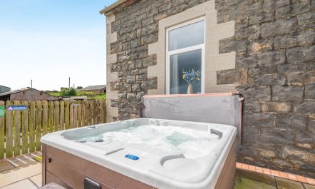 4 Bed in Shawhead